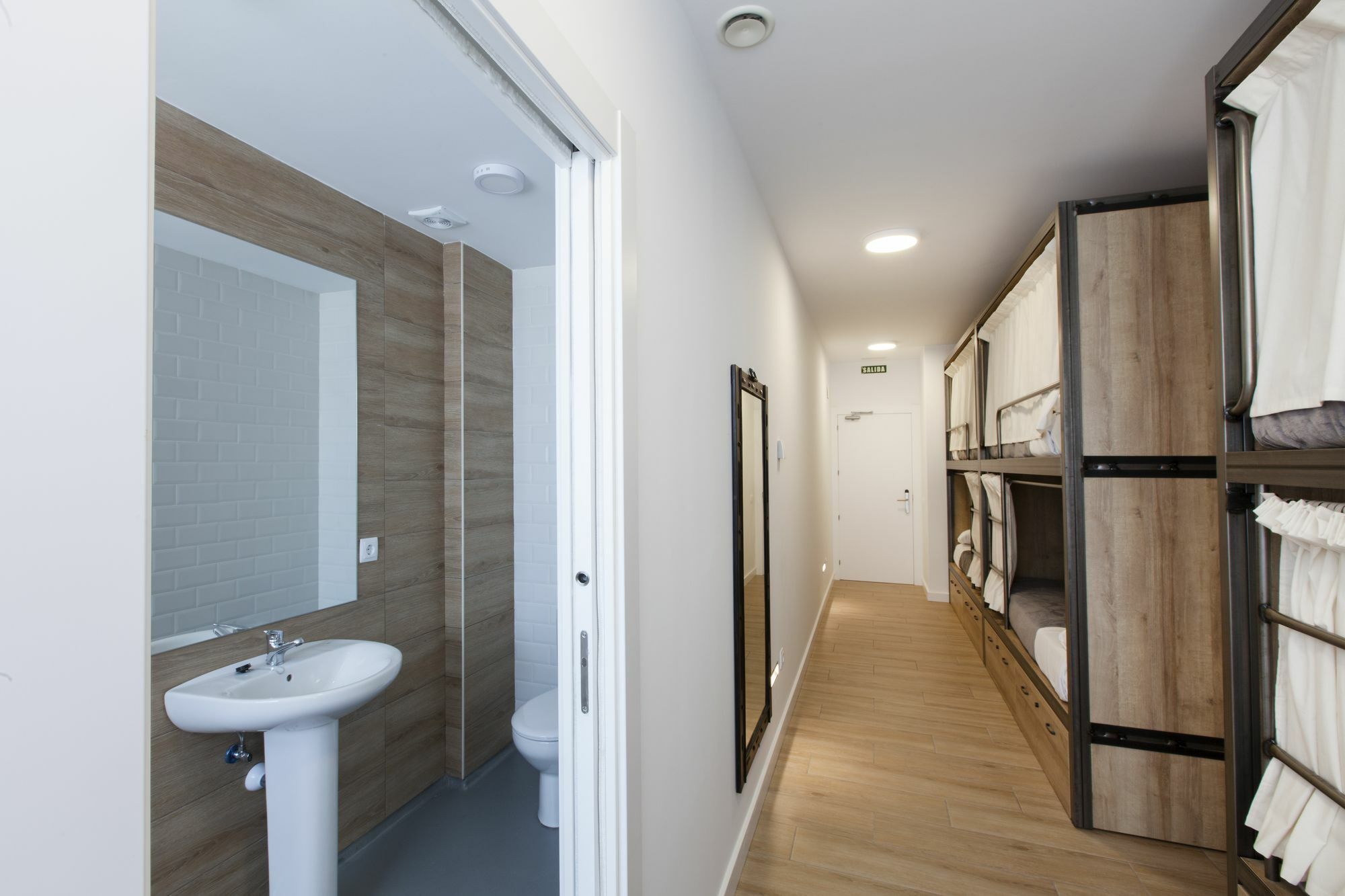 Winederful Hostel & Cafe Logrono Exterior photo